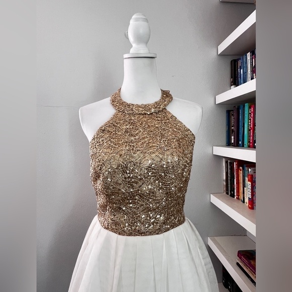 Camille de Vie Gold and White halter short Homecoming or Sweet 16 size 13/14 - Picture 2 of 12
